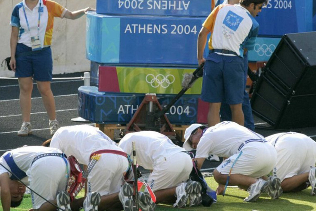 【看台】韩国输球鞠躬道歉 而我们领导……