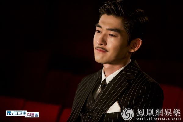 《传奇大亨》张翰挑战40年年龄差 直呼：崩溃！