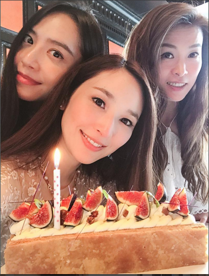 吴佩慈庆39岁生日 一袭蕾丝长裙美如公主_娱乐_腾讯网