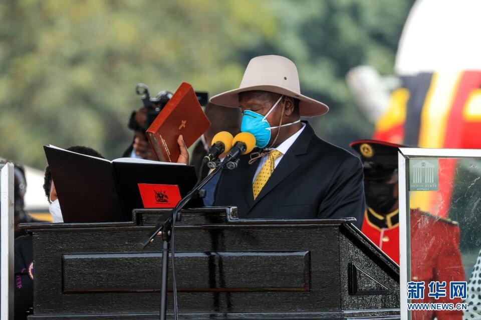 乌干达当选总统穆塞韦尼宣誓就职