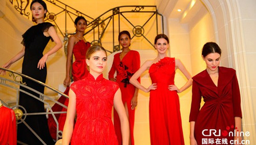 “华流”席卷海外劲吹中国风 衣食住行显中国特色