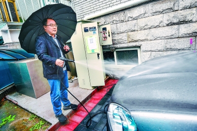 環保又便民 自助雨水洗車機上崗