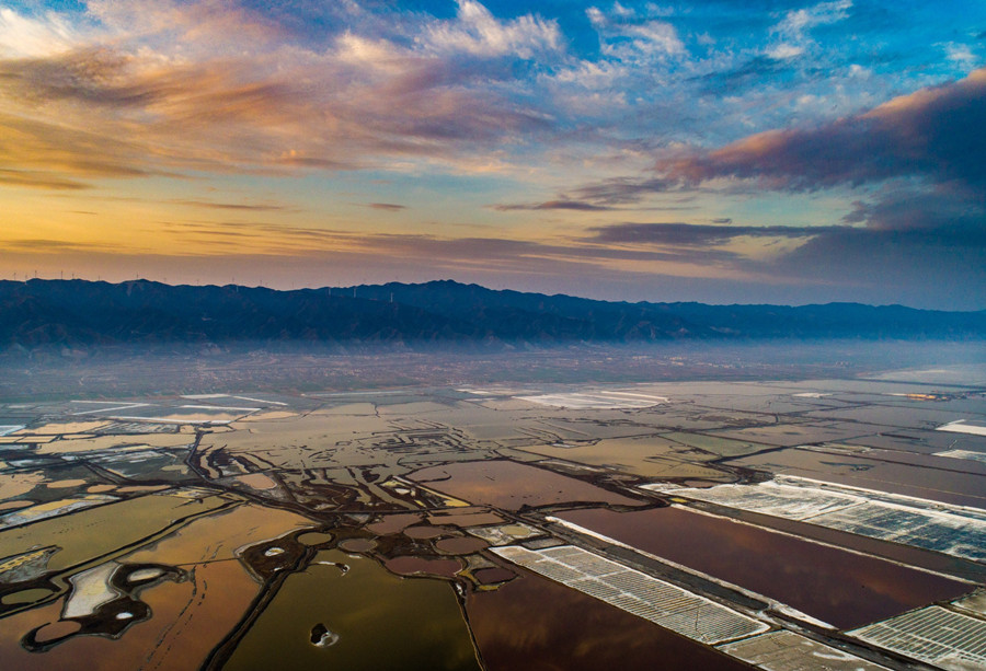 供稿【CRI看山西-列表】【焦点图】【三晋大地-运城】夏季运城盐湖美如画