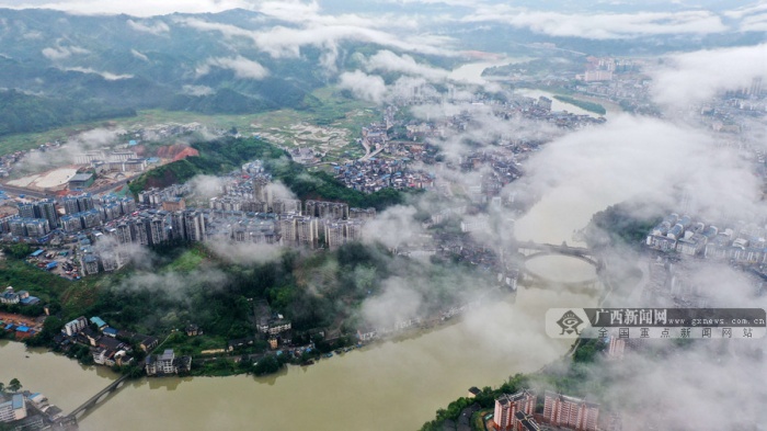 广西三江：侗乡雨后景色新