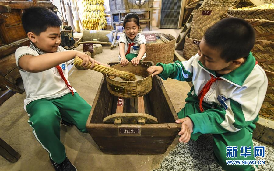 河北香河：农家博物馆体验农家文化