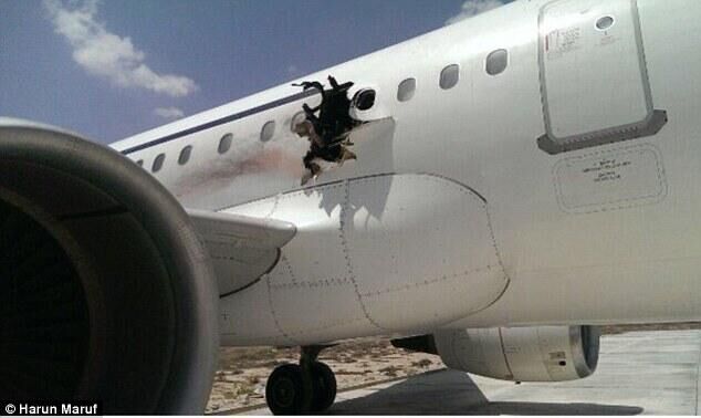 索马里客机起飞后被炸出大洞 消息人士：可能是恐袭(图)