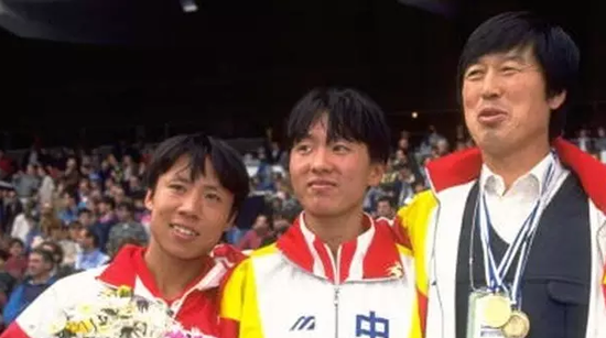 一组老照片回顾马俊仁与他的马家军