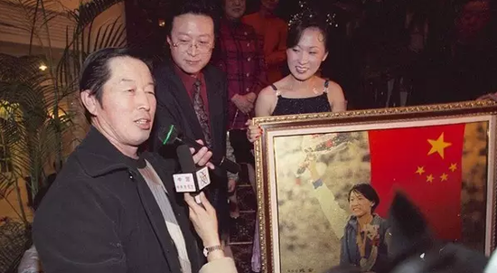 一组老照片回顾马俊仁与他的马家军