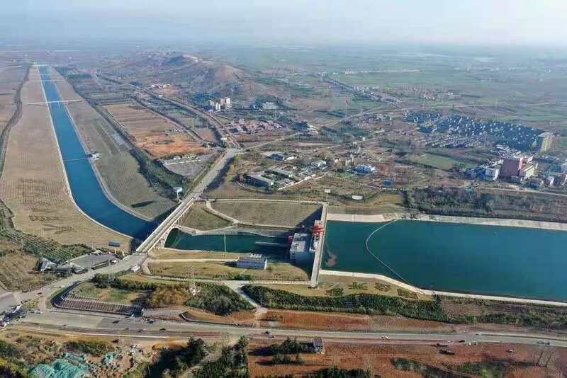 Xi Jinping ya jagoranci taron karawa juna sani game da bibiyar gagarumin aikin sauya akalar ruwa da ake yi a lardin Henan_fororder_微信图片_20210514210236