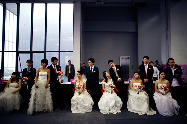 美媒關注中國單身青年做廣告反逼婚:單身也幸福