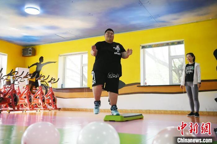 หนุ่มชาวฉางชุนหนัก 200 กิโลลดน้ำหนัก_fororder_0503