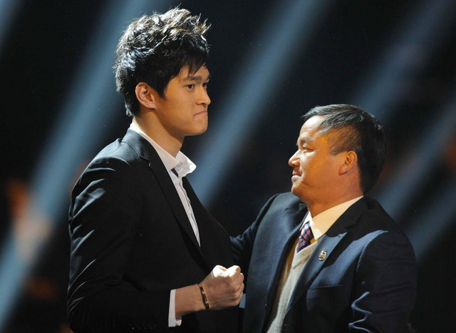 揭秘体坛反目闹剧:奥运冠军检举教练扣"粮饷"