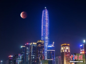 中国各地の夜空を照らした「スーパームーン」