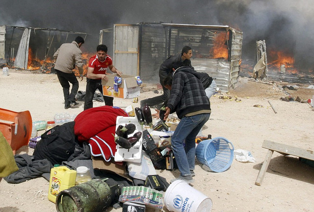 航拍约旦叙利亚边境难民营 无边无际绵延数里(高清组图)