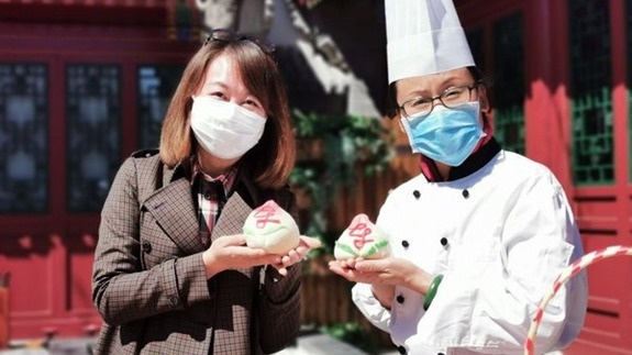 城市里的绝活儿 |跟非遗传承人学做 “老正兴寿桃”