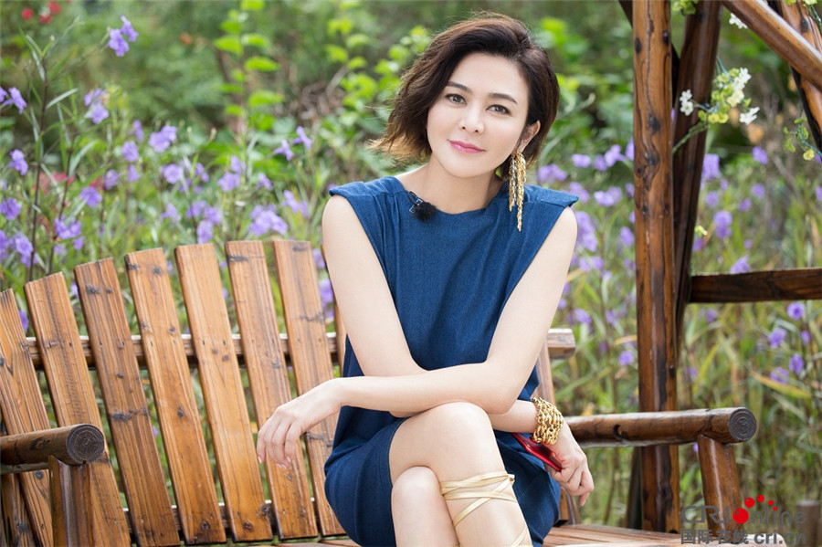 关之琳《我们来了》写真曝光 人比花娇温婉美好