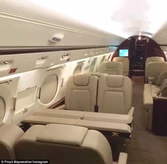 根本停不下来！梅威瑟炫私人飞机奢华内饰