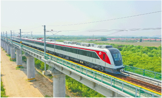 我国首列出口埃及电动车组下线