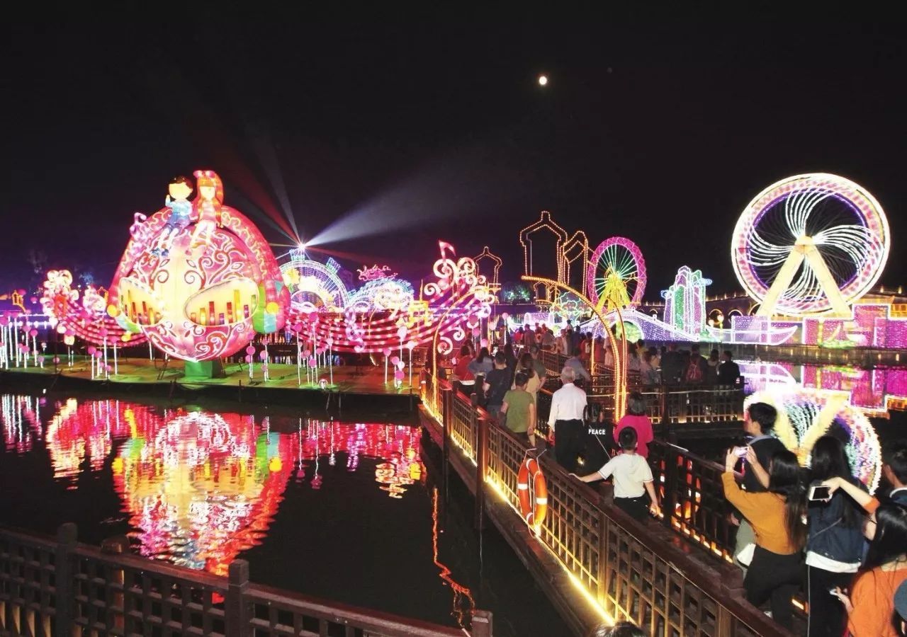 赏花灯,品小吃,听大戏:海峡两岸中秋灯会收官