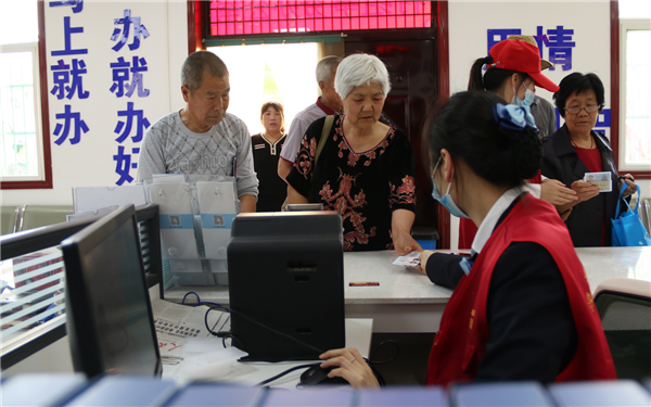 西鹹新區涇河新城“我為群眾辦實事”主題活動舉行 百餘件實事現場辦_fororder_微信截圖_20210520135549