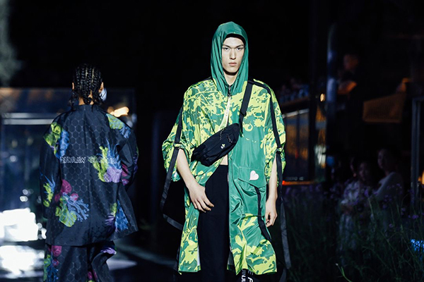 “锦市荣熙”潮爱城市秀亮相成都锦江区“1.314爱情专线”特色街区_fororder_潮流专属礼品主题秀--供图--成都市锦江区委宣传部-(1)