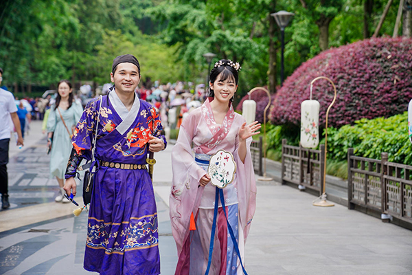 成都市总工会单身职工汉风主题活动在浣花溪公园举行_fororder_活动现场--供图--成都市总工会-(1)