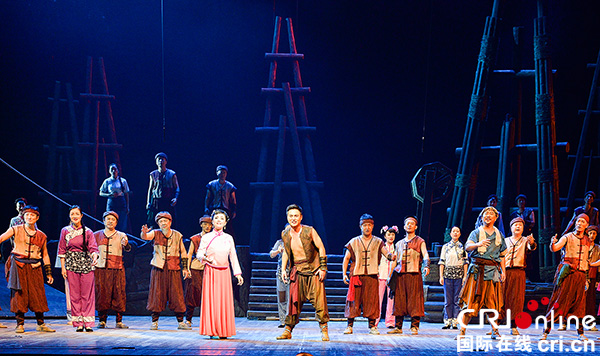 自贡大型原创民族歌剧《盐都儿女》在成都首演