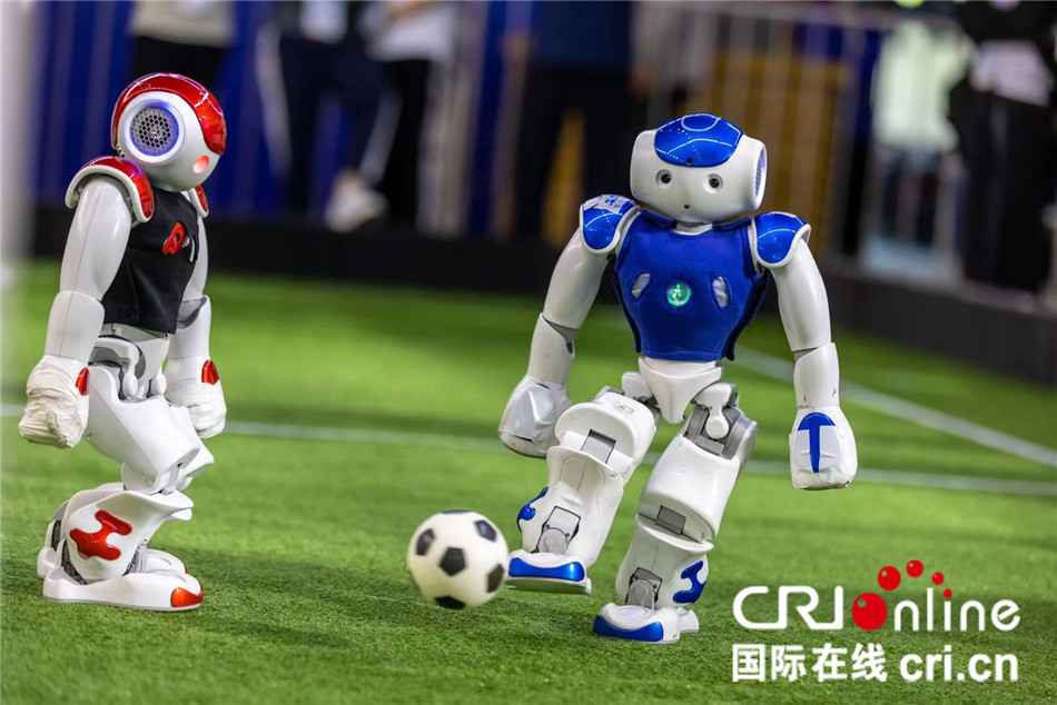 探营机器人足坛盛宴 感受智能科技魅力_fororder_01