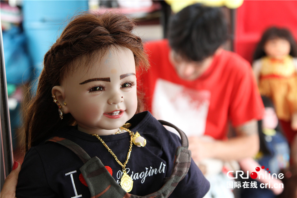 泰国神灵娃娃图片