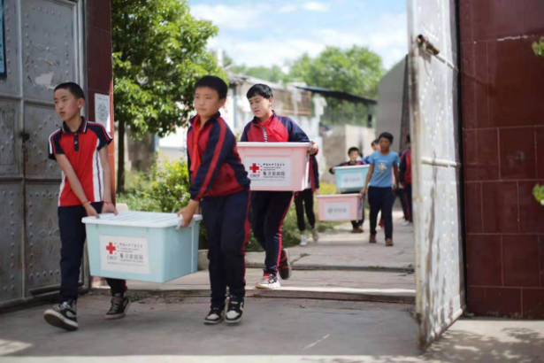 中國紅十字基金會3000隻賑濟家庭箱馳援雲南、青海地震災區_fororder_圖片15