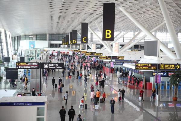 【头条列表】郑州机场提升安全检查等级 旅客需提前2至3小时到达机场