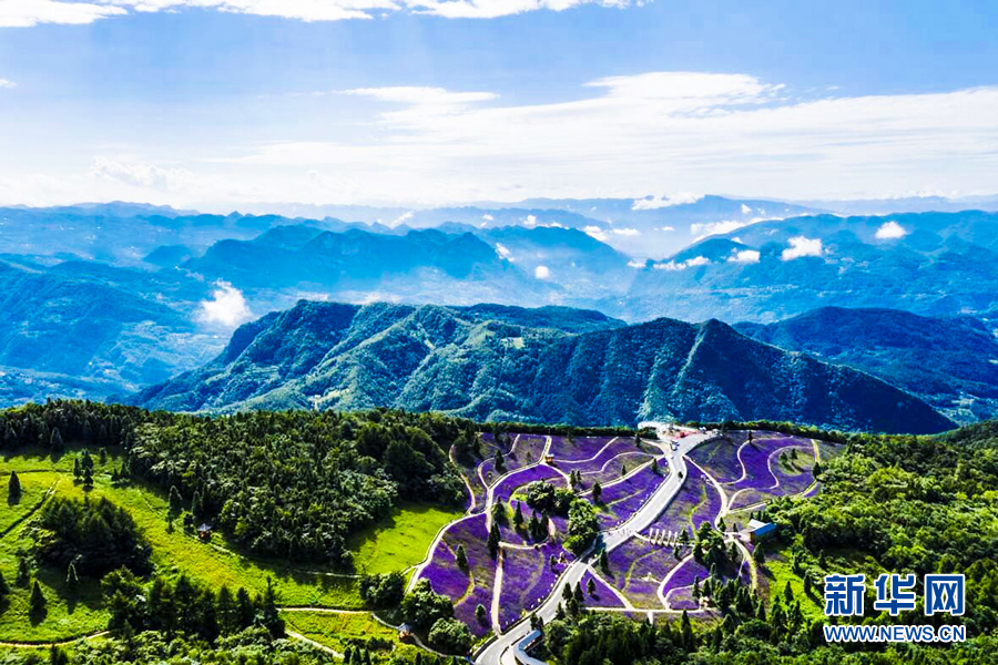 沿着高速看中国丨交通给力 大山美景“走出深闺”