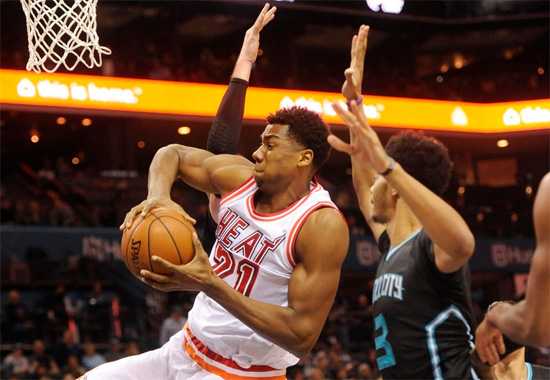 怀特塞德逆天单手抓帽 替补盖帽三双历史第一人