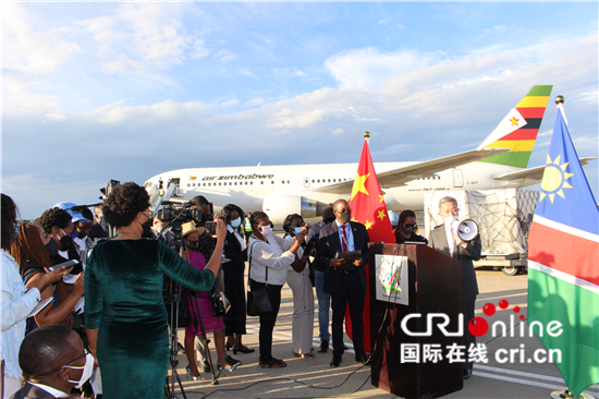 中国驻纳米比亚大使张益明：促进中纳合作 讲好“中国故事”_fororder___172.100.100.3_temp_16_1_16_1_1_2891d2de-906a-4791-b41d-51eb31b023ed.JPG