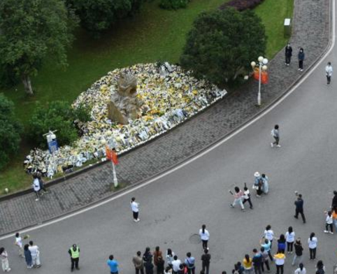 วงการต่าง ๆ ในนครฉงชิ่งไว้อาลัยการจากไปของศ.หยวน หลงผิง “บิดาพันธุ์ข้าวลูกผสม” ของจีน_fororder_0524袁-2