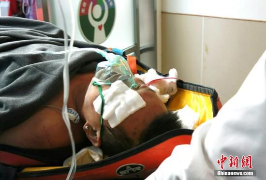 台湾地震8口之家仅1人获救 母亲紧抱儿子遇难