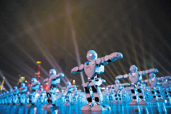 揭秘“大闹”春晚舞台的机器人 轻松跳12套舞步