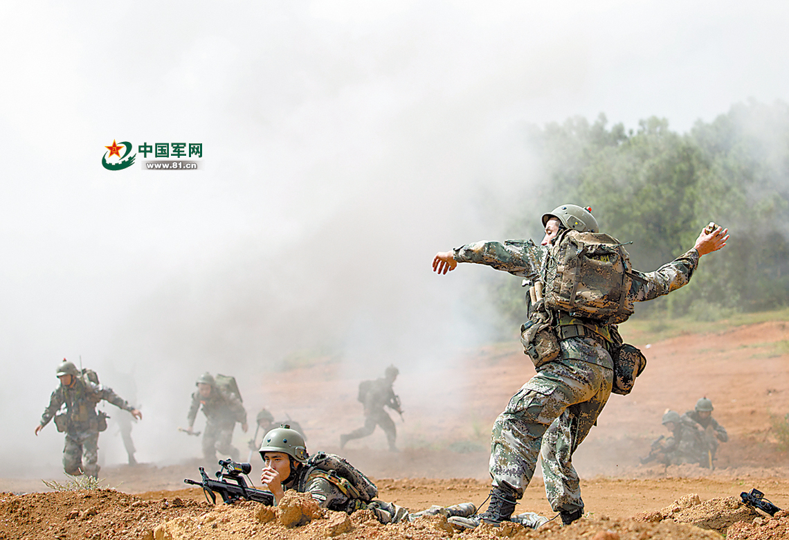 "联战"体验:一名陆军士兵如何成为战机的"眼睛"?(组图)