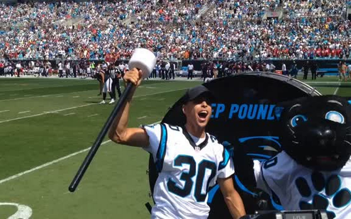 NBA球星观战超级碗:KD成摄影师 阿伦炫富