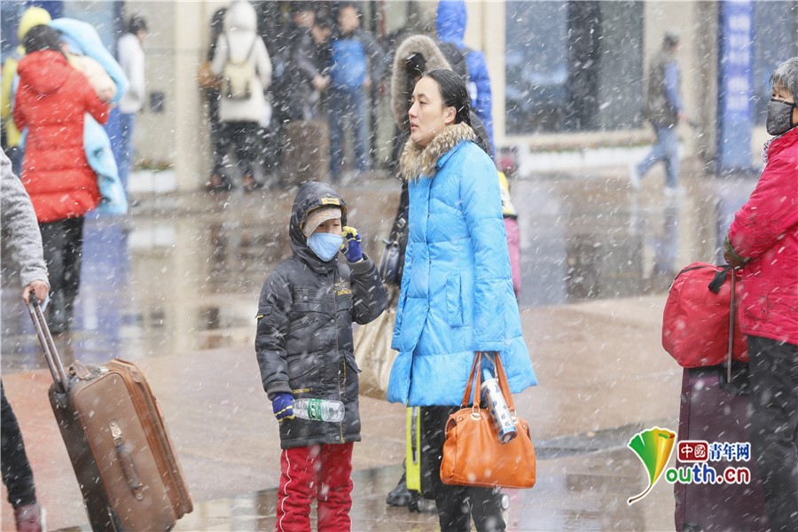 春運返程高峰多地大雪 濟南火車站推出多項便民服務