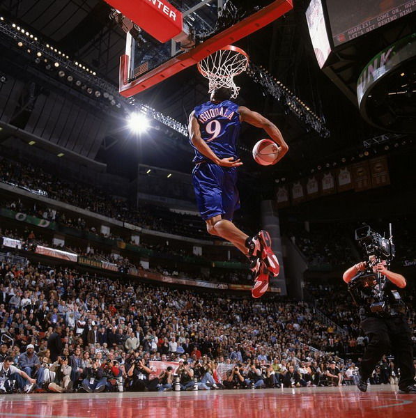 盘点扣篮大赛满分扣:乔丹称王 卡特永恒经典