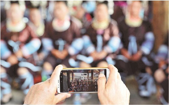 （中首）数字赋能为旅游加装“智慧芯”_fororder_数字2