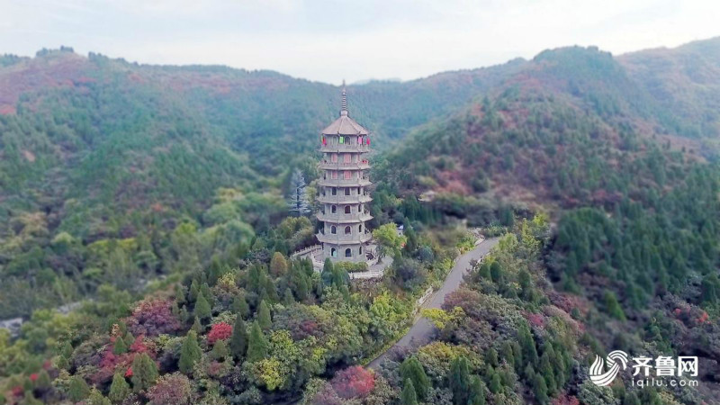 济南红叶谷:用镜头定格秋日的静美 济南红叶谷:用镜头定格秋日的静美_fororder_fbde64c3eac3ff2b09eebc88d8dbe02f_iqilu_meitu_13