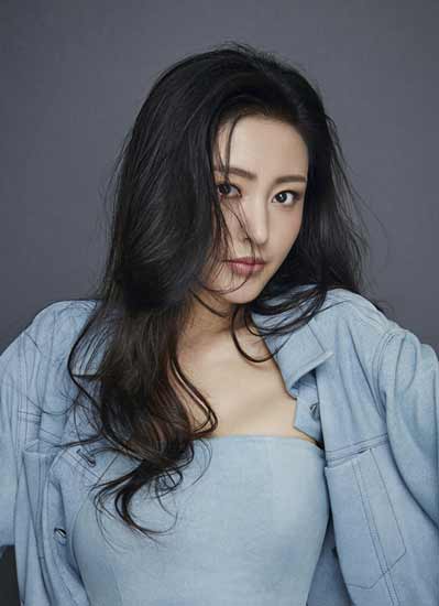 张天爱情人节照常开工 模仿宋丹丹尽显逗比本色