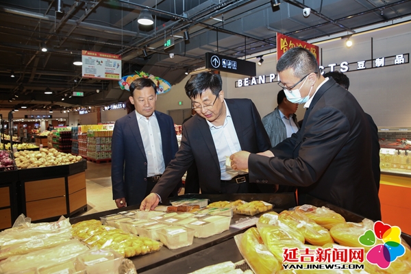 延吉市委副书记、市长蔡奎龙调研商贸流通企业运营情况
