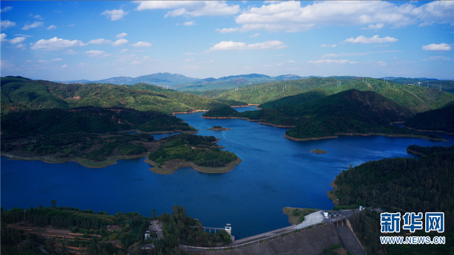 航拍昆明松华坝水库 天光云影泛碧波