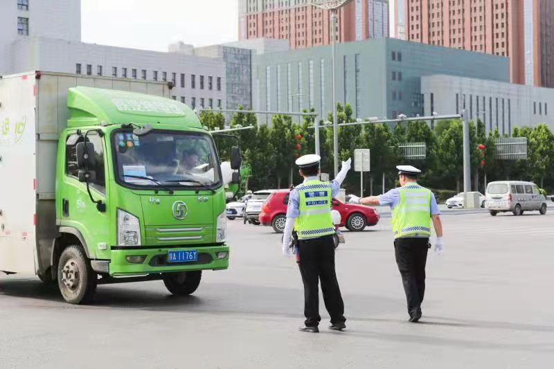 （轉載）“追夢吧！我們為你護航！” 國際港務區全力做好保障工作 助力考生順利完成高考