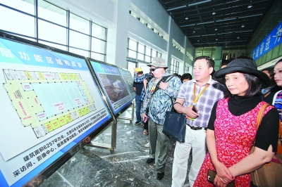 22位海外華文媒體代表聚焦軍運會 點讚賽事籌備