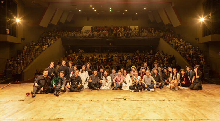 藏族大学生与《哈姆雷特》擦出别样火花_fororder_YAMD8167