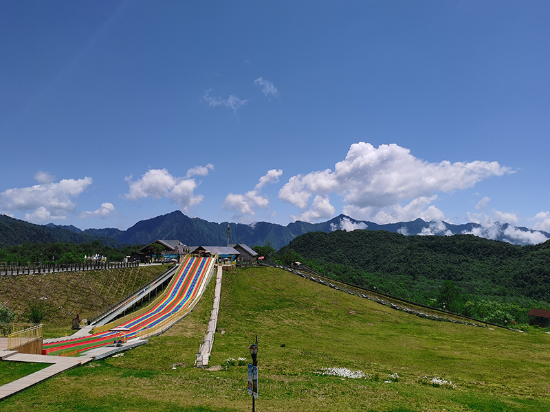 成都：2021西岭雪山滑草避暑节正式启幕_fororder_风景如画的西岭雪山-摄影-田睿1